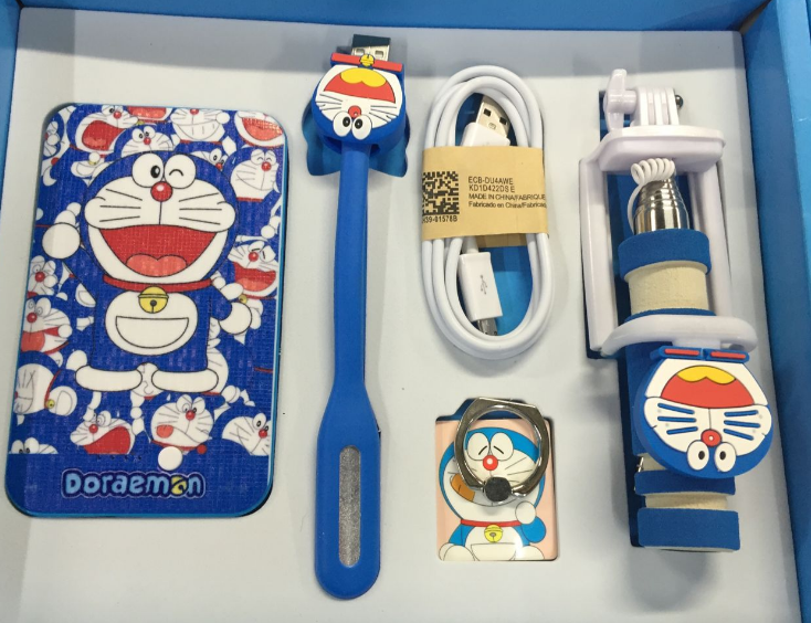 Набор Doraemon (Переносной АКБ, монопод, кабель MicroUSB)