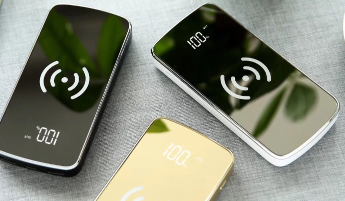 Переносное зарядное устройство с QI (20000mAh)